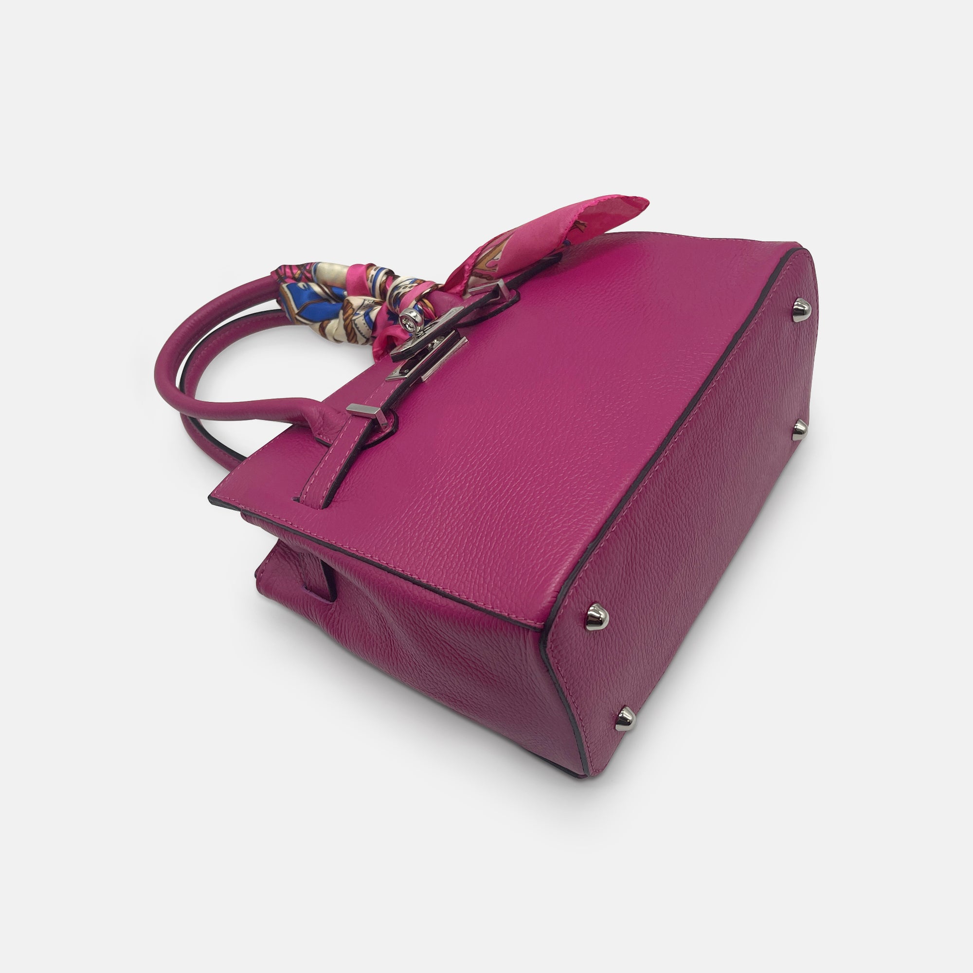 Livia Top Handle
